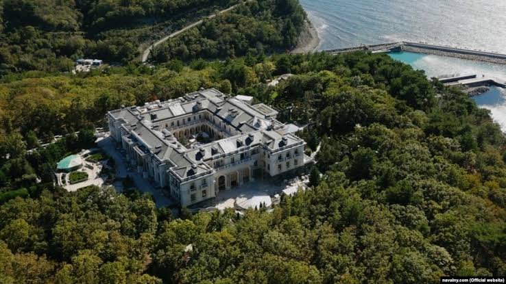 Kreml: Ukrayna Putinin dövlət iqamətgahına dron hücumu həyata keçirib