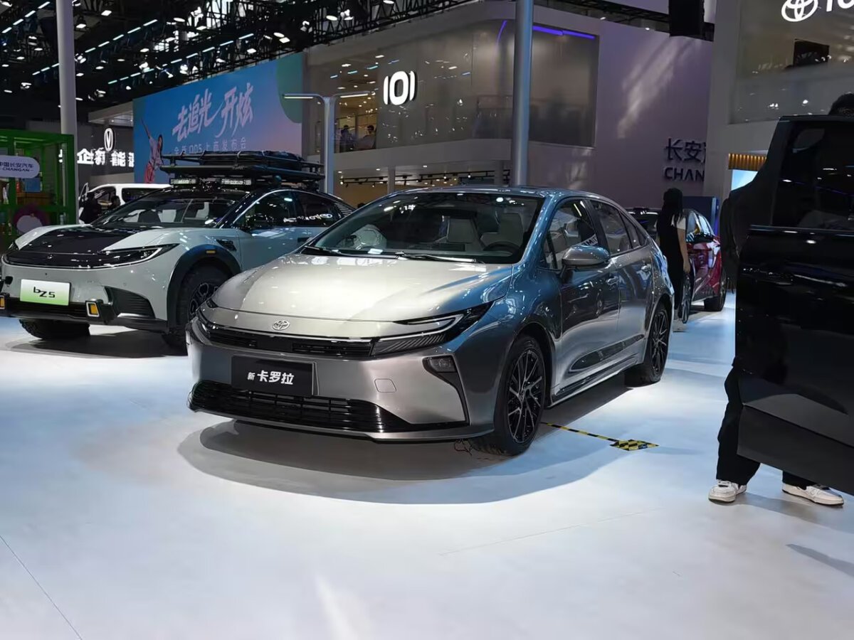 Toyota Corolla Çin bazarı üçün yenilənir: daha aqressiv dizayn