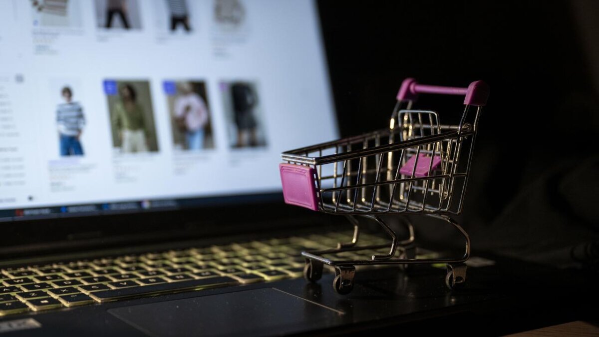 E-ticarət sektoru Yeni il alış-verişləri ilə daha da güclənir