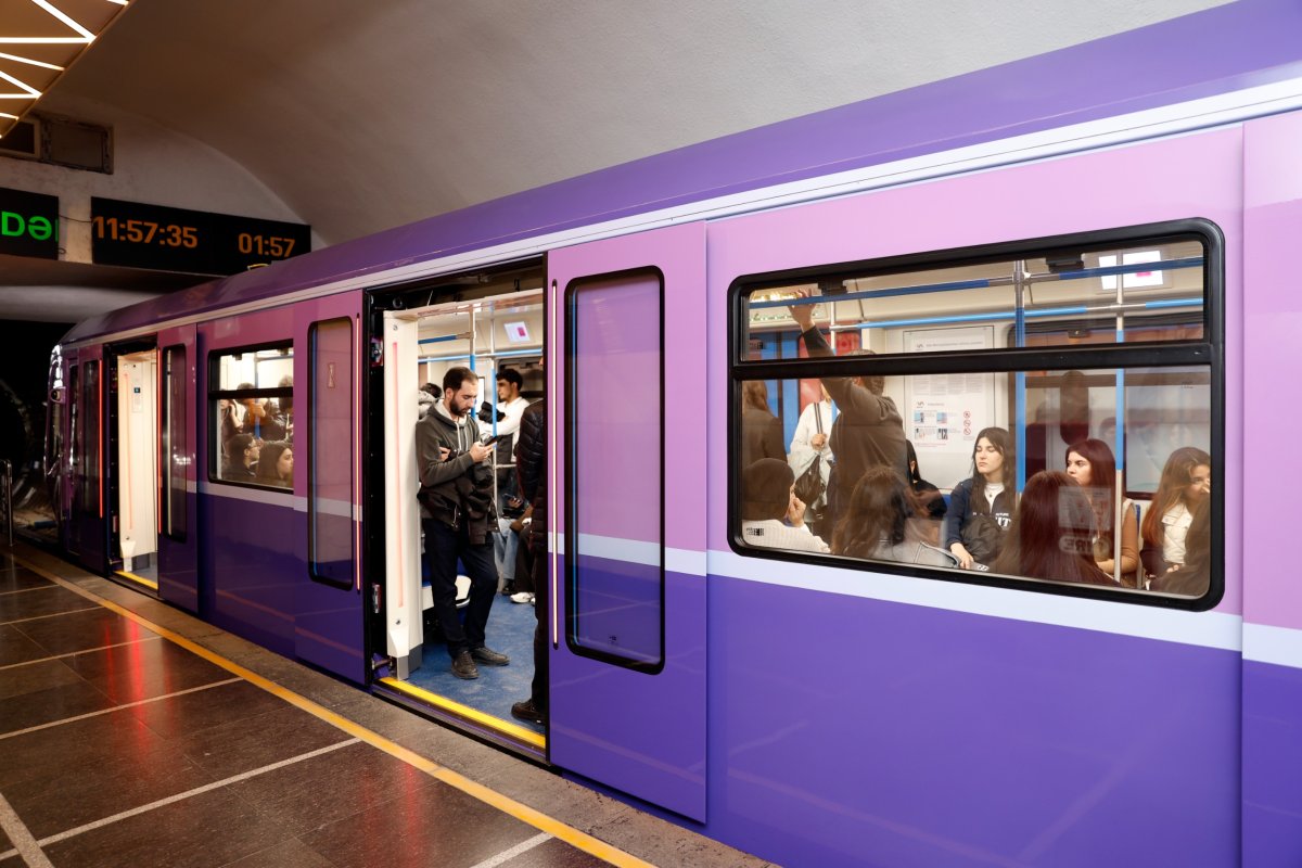 Metroda yenidən problem yarandı