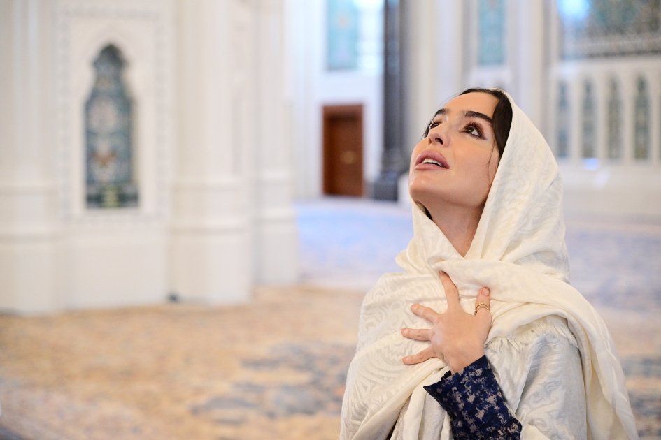 Leyla Əliyeva Maskatda Sultan Qabus Böyük Məscidini ziyarət edib