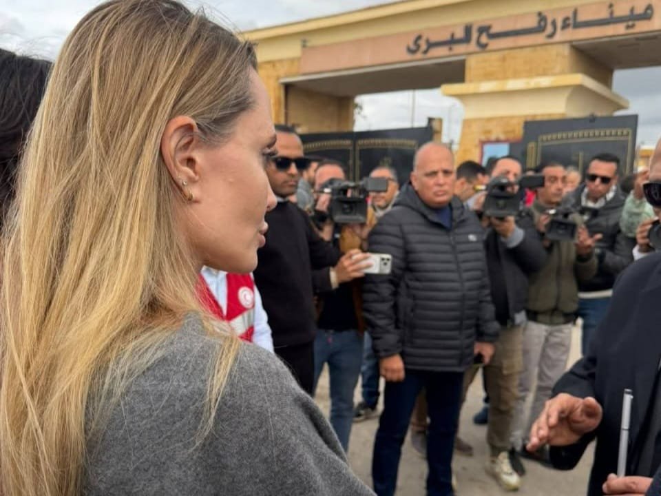 Ancelina Coli Rafah keçidində Qəzza üçün humanitar çağırış edib