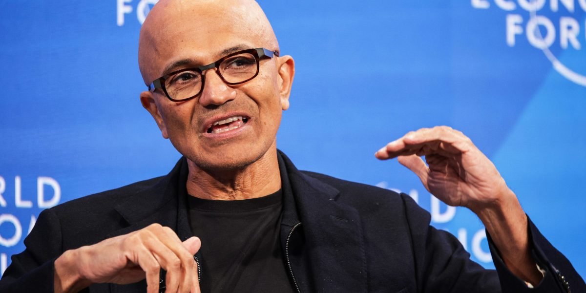 Microsoft rəhbəri süni intellekt müzakirələrində yeni yanaşma təklif edib