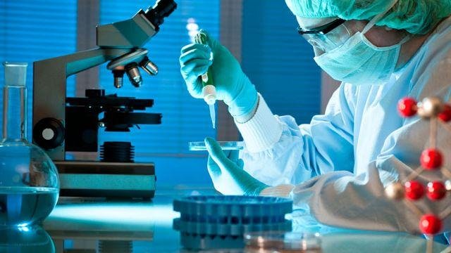 Süni intellekt xərçəng müalicəsində: Yeni vaksin üsulu inqilab edir