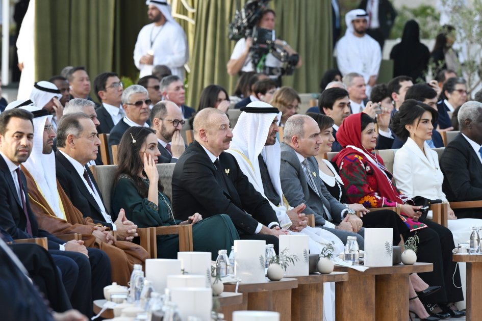 İlham Əliyev “Zayed İnsan Qardaşlığı Mükafatı”nın təqdimolunma mərasimində iştirak edib