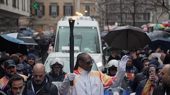 Snoop Dogg Olimpiya məşəlini daşıdı, sosial mediada rezonans yaratdı