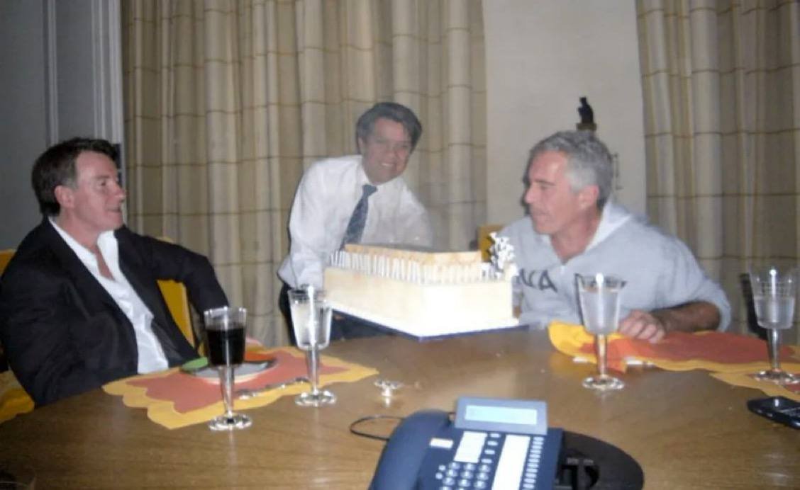 Britaniyalı lord Epstein işi ilə bağlı istefa etdi