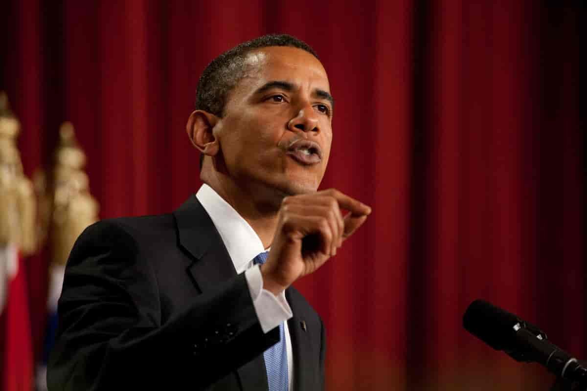 Tramp Obamanı məxfi məlumat yaymaqda ittiham edib