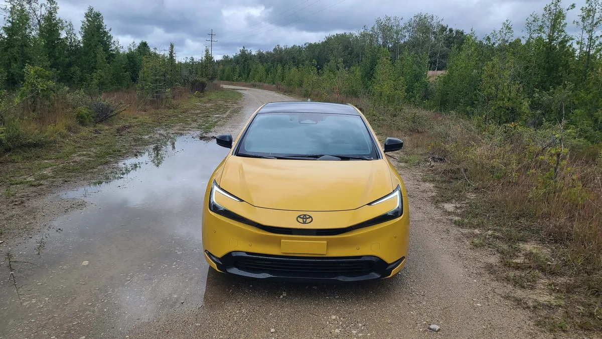 Toyota satışları artdı, rəqabətə meydan oxuyur