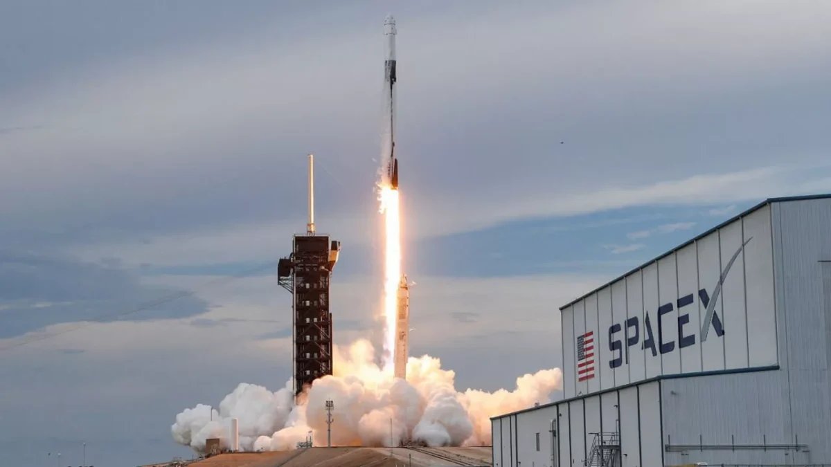 SpaceX süni intellekt üçün kosmosda nəhəng şəbəkə qurur