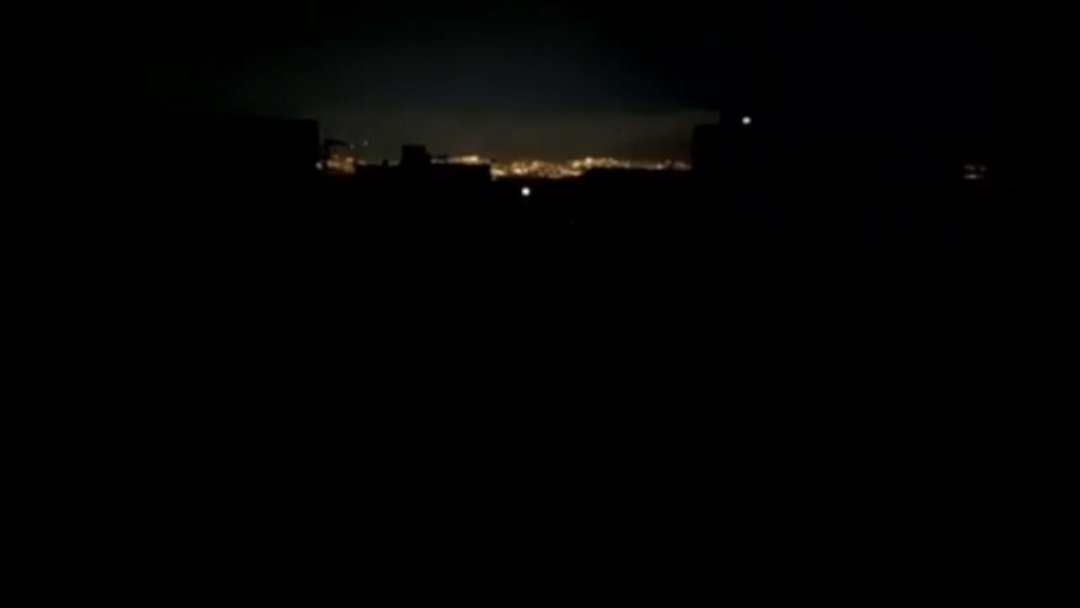 İran şəhərləri bombardmandan sonra qaranlığa qərq oldu