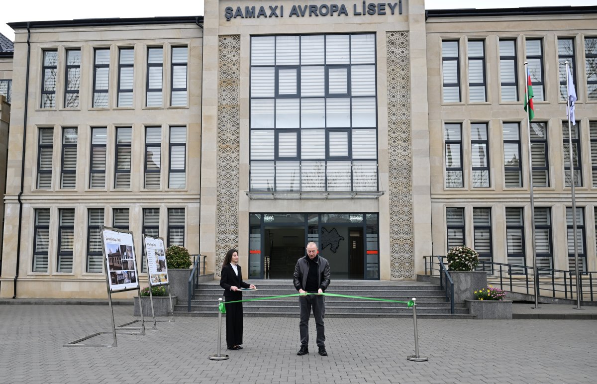 Prezident Şamaxı Avropa liseyinin yeni binasının açılışında iştirak edib