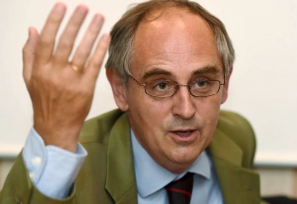 Böyük Britaniya: Parisə yaxınlaşmaq, yoxsa uzaq durmaq