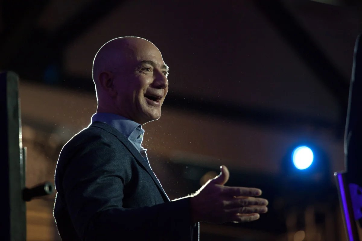 Bezos süni intellekt üçün 100 milyard dollar axtarır
