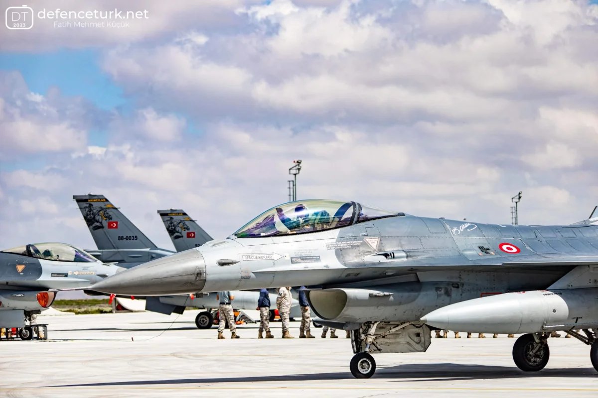 Türkiyə Kipr-ə 6 F-16 döyüş təyyarəsi göndərir
