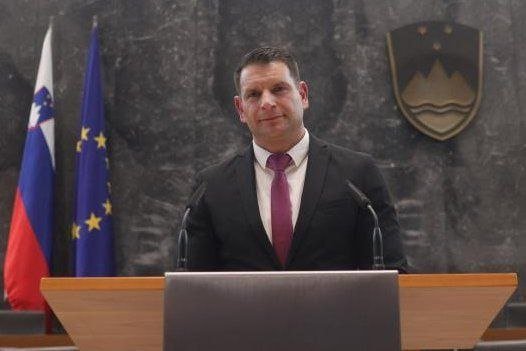 Sloveniya NATO-dan çıxır