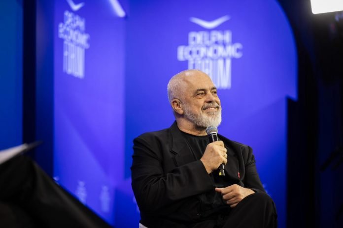 Edi Rama: Qadın Baş nazirə "yox" demək mümkünsüzdür
