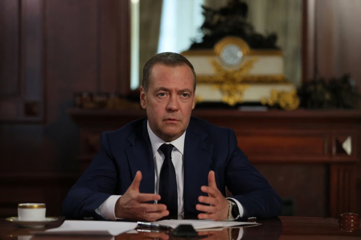 Medvedev Avropa İttifaqına ixracatdan vergi təklif edir