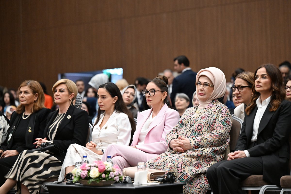 Mehriban Əliyeva Antalyada Fələstinə həsr olunan tədbirdə iştirak edib