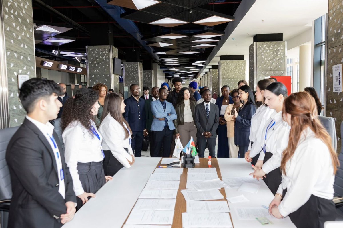 Beynəlxalq forumun iştirakçıları "ASAN xidmət"də