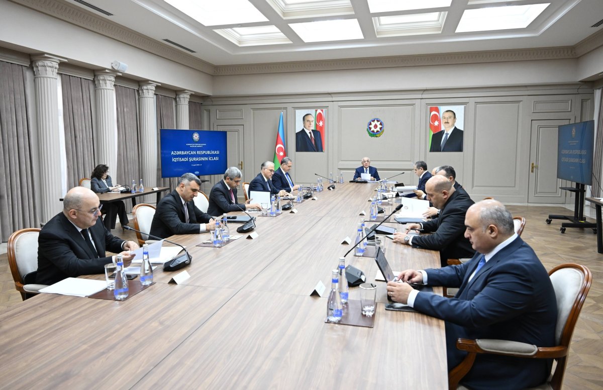 İqtisadi Şuranın növbəti iclası keçirilib