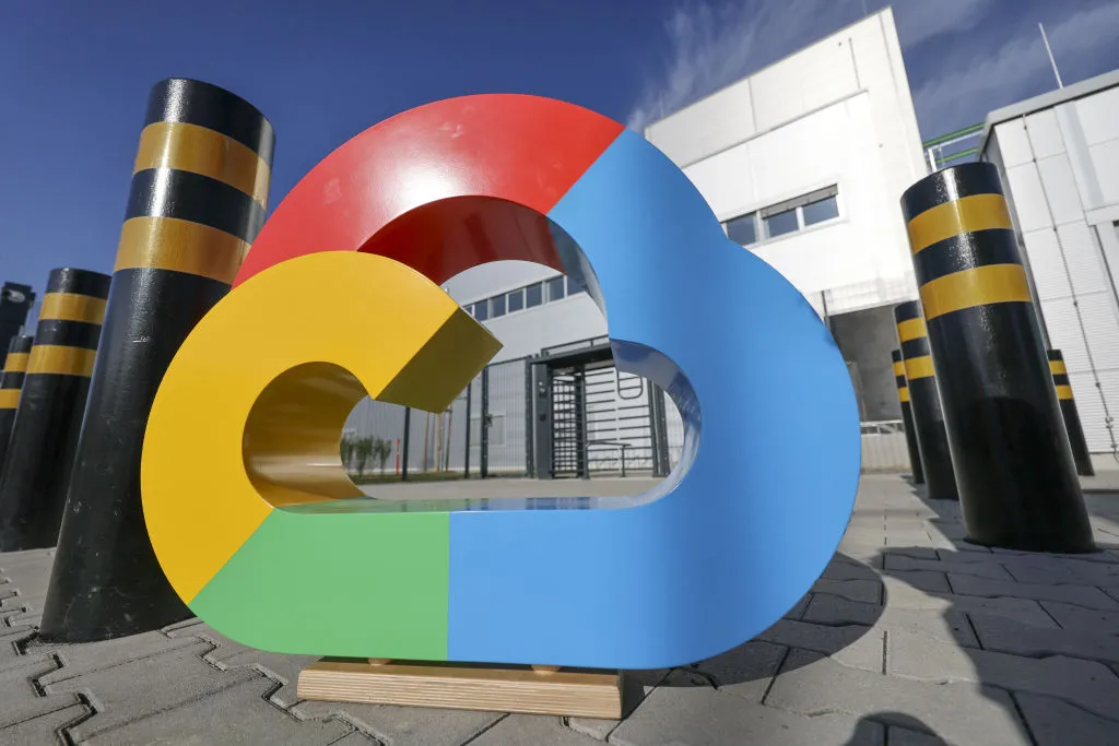 "Google" və "Intel" əməkdaşlığı genişləndirir