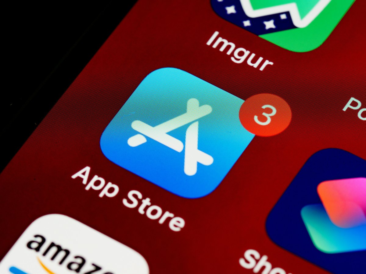 TƏCİLİ! iOS 26.4.1 yeniləməsi iPhone-ları sıradan çıxarır, məlumatları silir