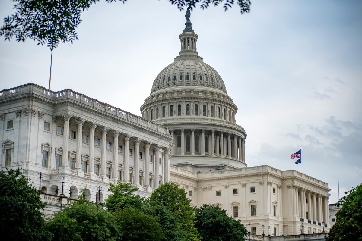 ABŞ senatı Donald Trampın Kuba əməliyyatına mane olmaq cəhdini blokladı