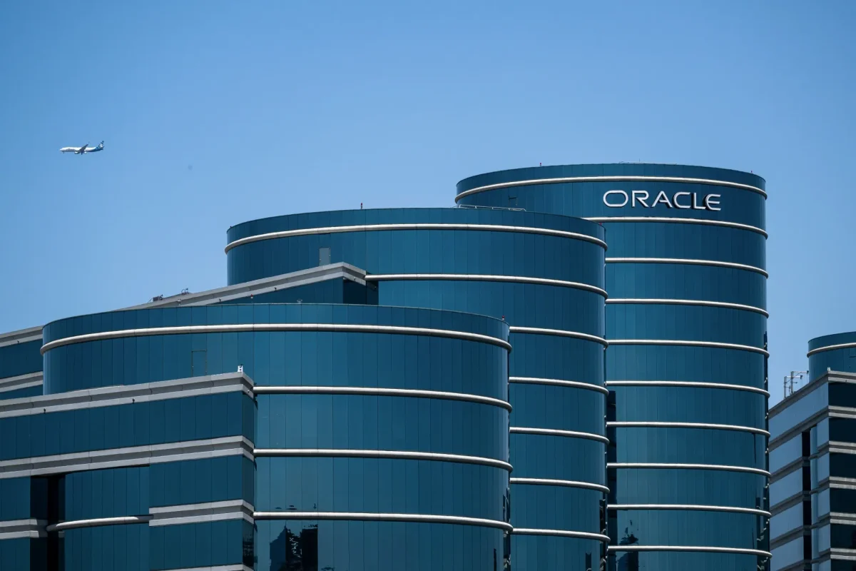 Oracle 1 gündə 30 min işçini ixtisar edib. Səbəbi çox vahiməlidir