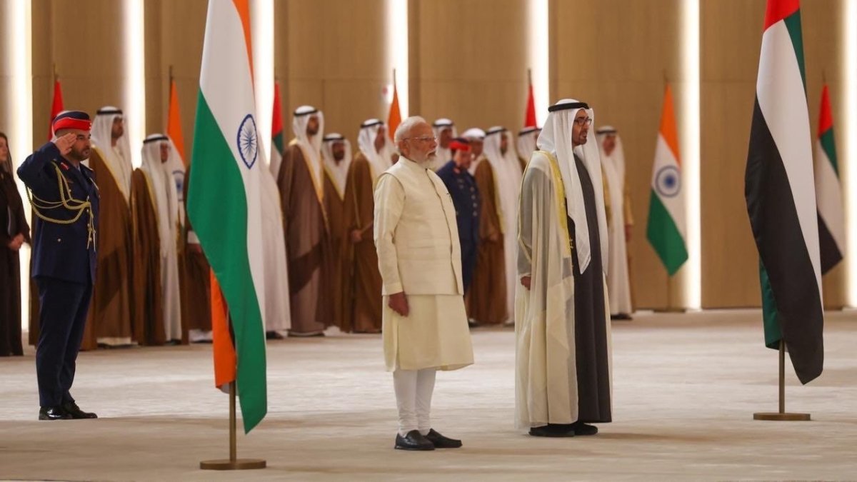 Dehli Körfəzdə geosiyasi mövqeyini gücləndirir