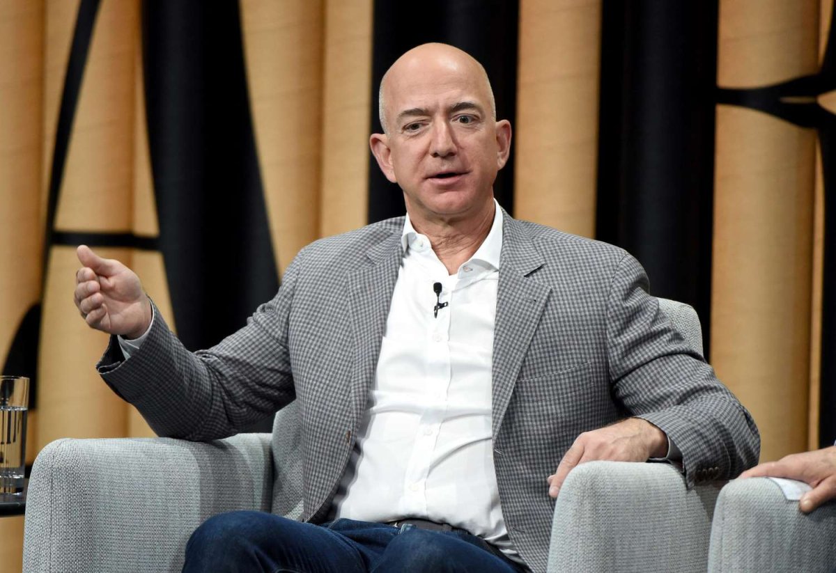 Bezos Sİ dövrünün görünməyən peşələrindən danışdı