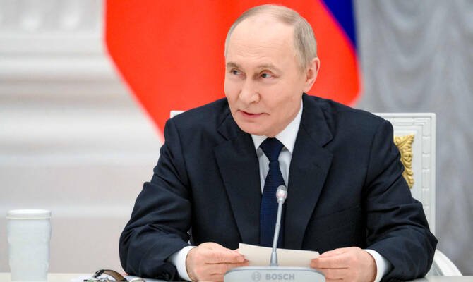 Putin Qərb dünyasını “çöküş” adlandırdı