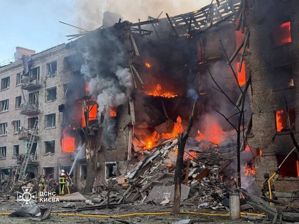 Rusiya Kiyevə raket və dronlarla kütləvi hücum etdi