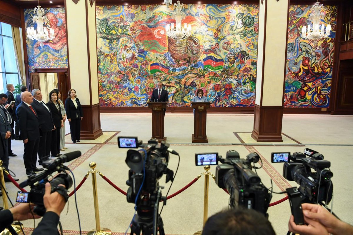 Azərbaycan və Slovakiyanın parlament sədrləri mətbuata bəyanatla çıxış ediblər