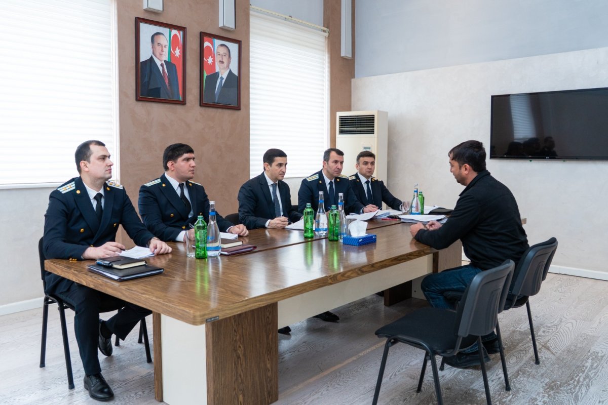 Ədliyyə naziri Şəmkirdə vətəndaşların müraciətlərini dinləyib