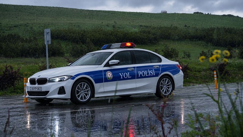 Yol polisindən əlverişsiz hava ilə bağlı sürücülərə xəbərdarlıq