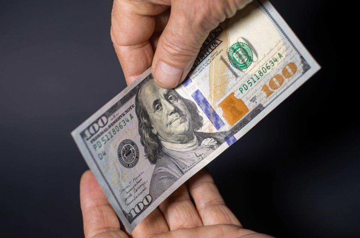Rusiyada dollar qıtlığı yaranıb