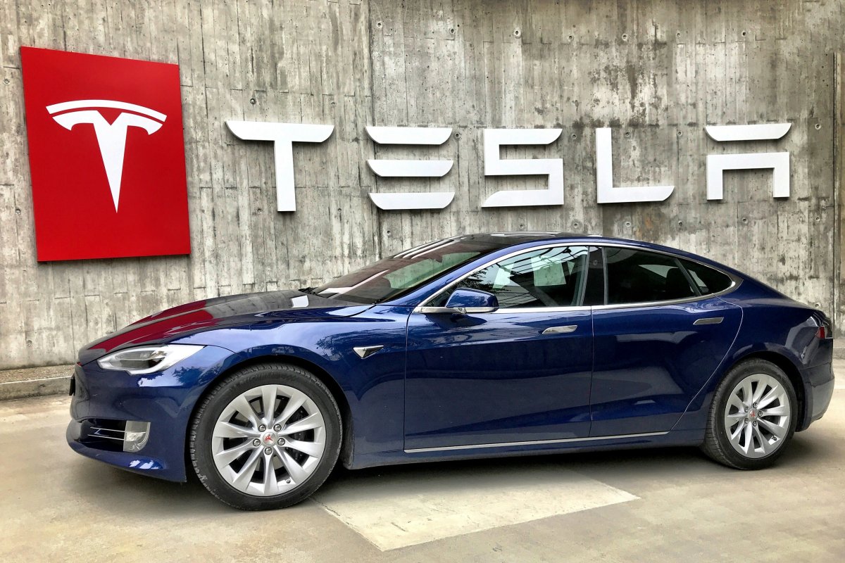 Məhkəmə Tesla-nı 10 min dollar ödəməyə məcbur edib