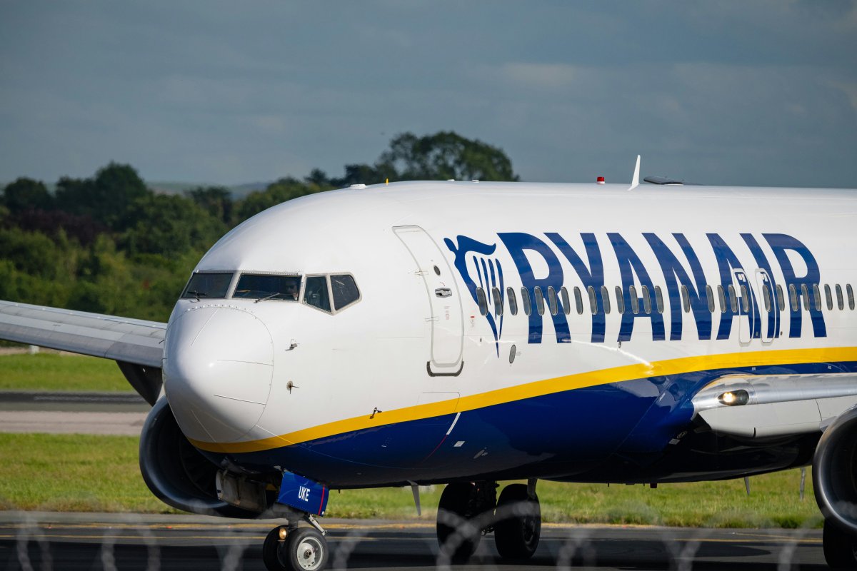Ryanair təyyarəsinin təcili eniş səbəbi məlum olub