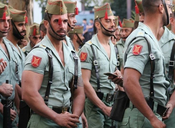 Minlərlə miqrant Mərakeşdən İspaniya ərazisinə keçib, ordu işə qarışıb