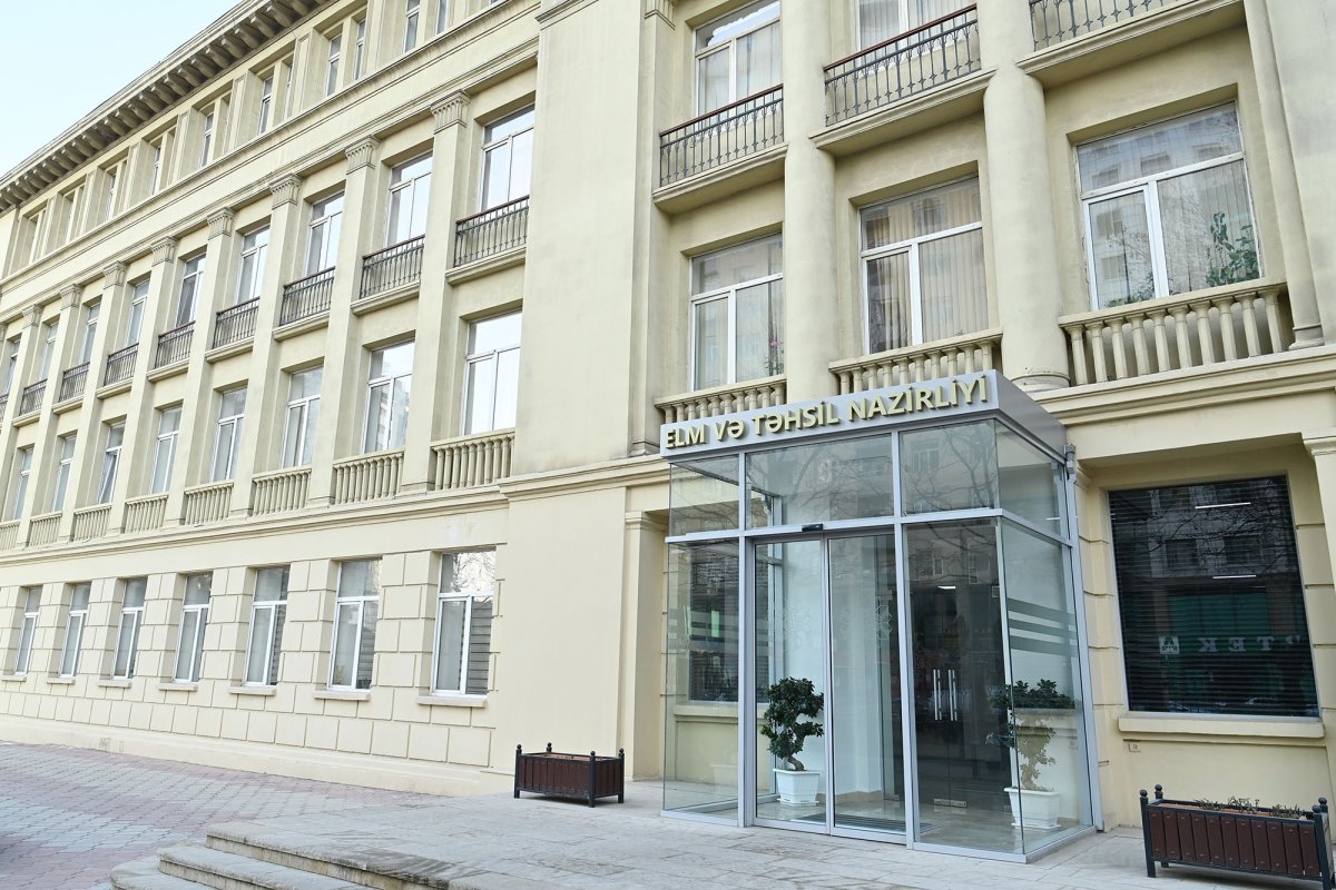 Bakı Qızlar Universitetinin bağlanmasına qərar verilib