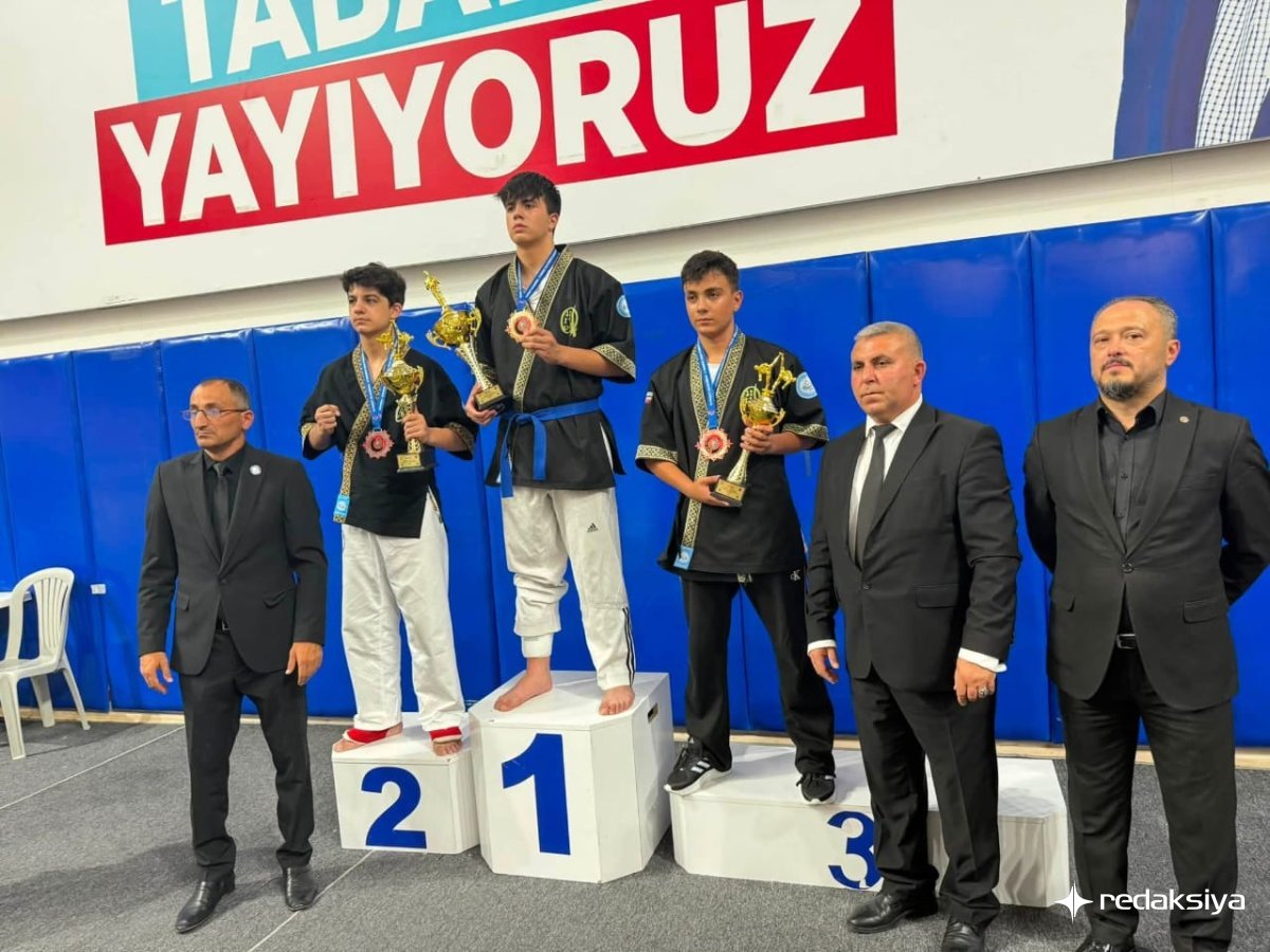 Alpaqutlar Ankarada dünya çempionatı öncəsi qüvvələrini sınayıblar