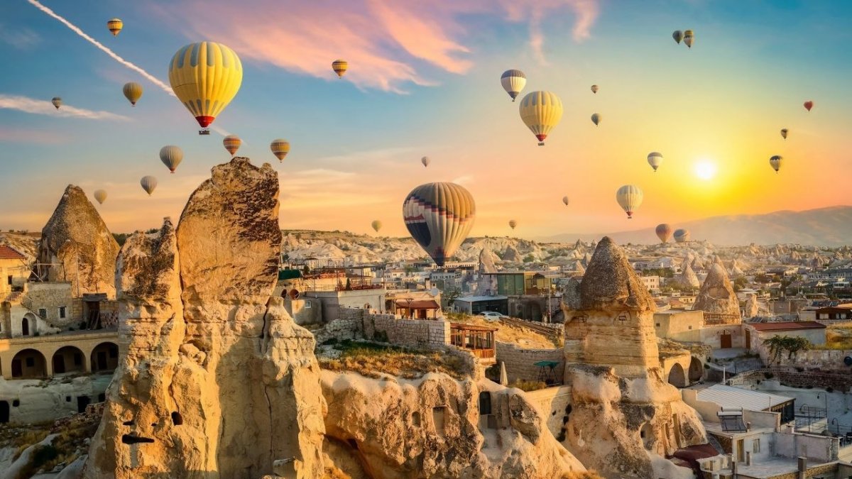 Türkiyənin turizm gəlirləri 25,7 milyard dolları keçib