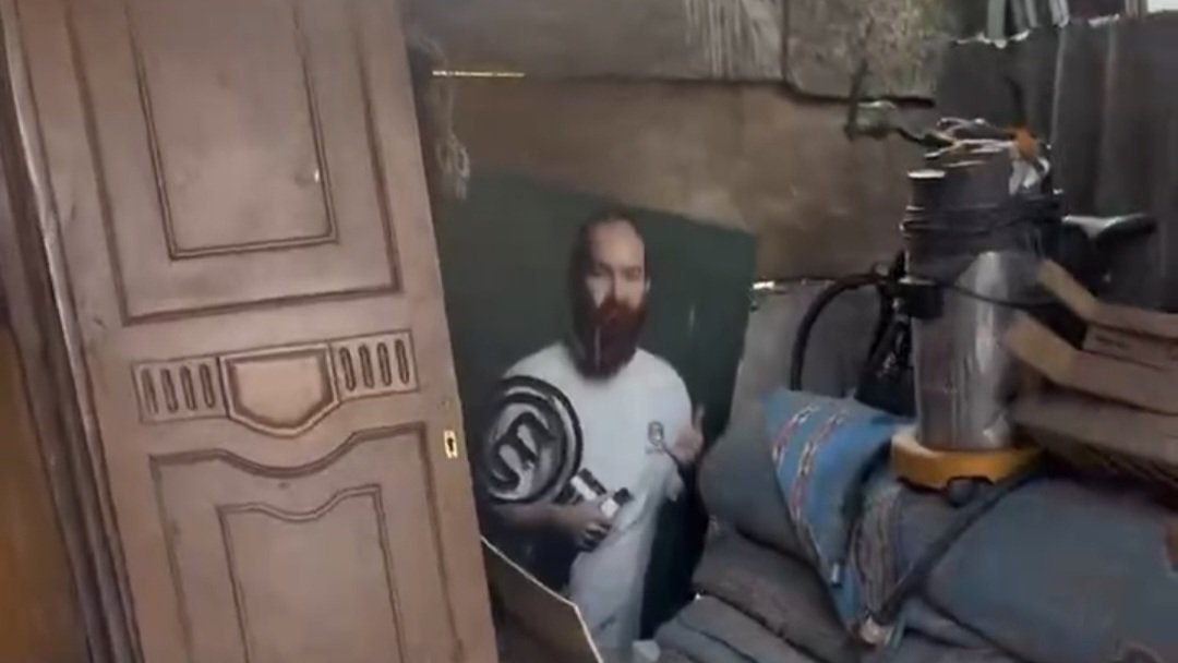 Eren Kaşıkçının fotosu tullantıların arasında tapılıb