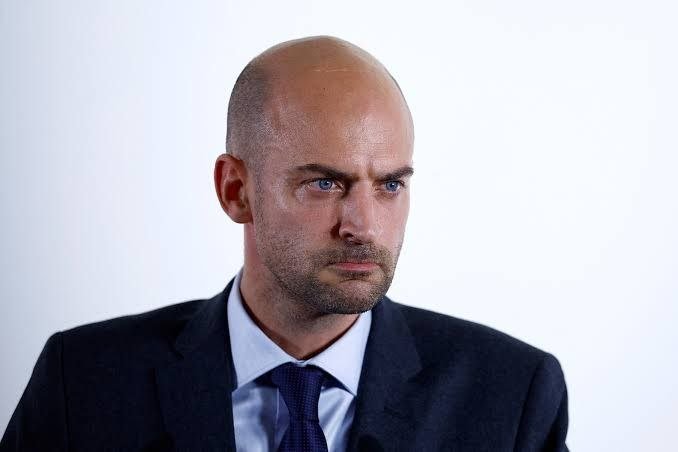 Fransa iki iranlı diplomatı ölkədən çıxaracaq