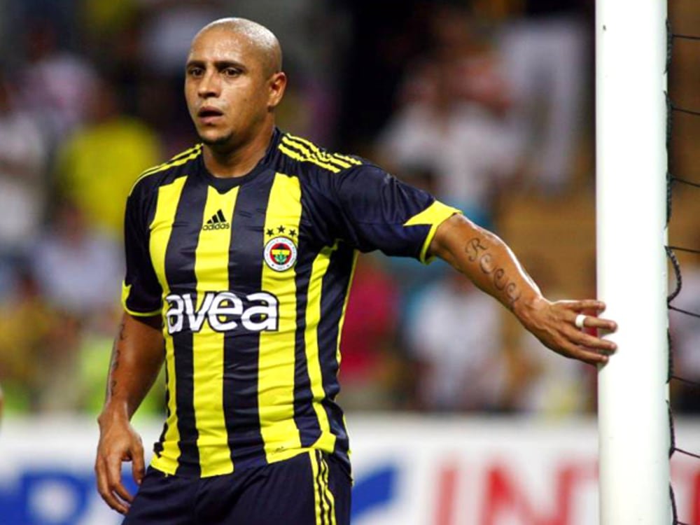 Roberto Karlos İslamı qəbul etməsi xəbərini təkzib edib