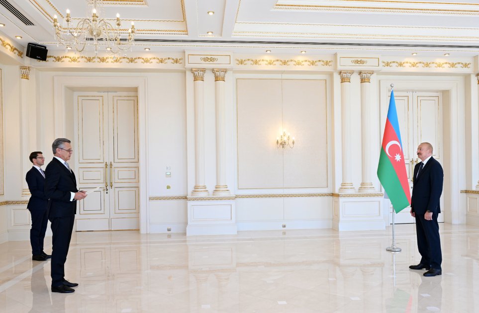 Prezident səfirin etimadnaməsini qəbul etdi