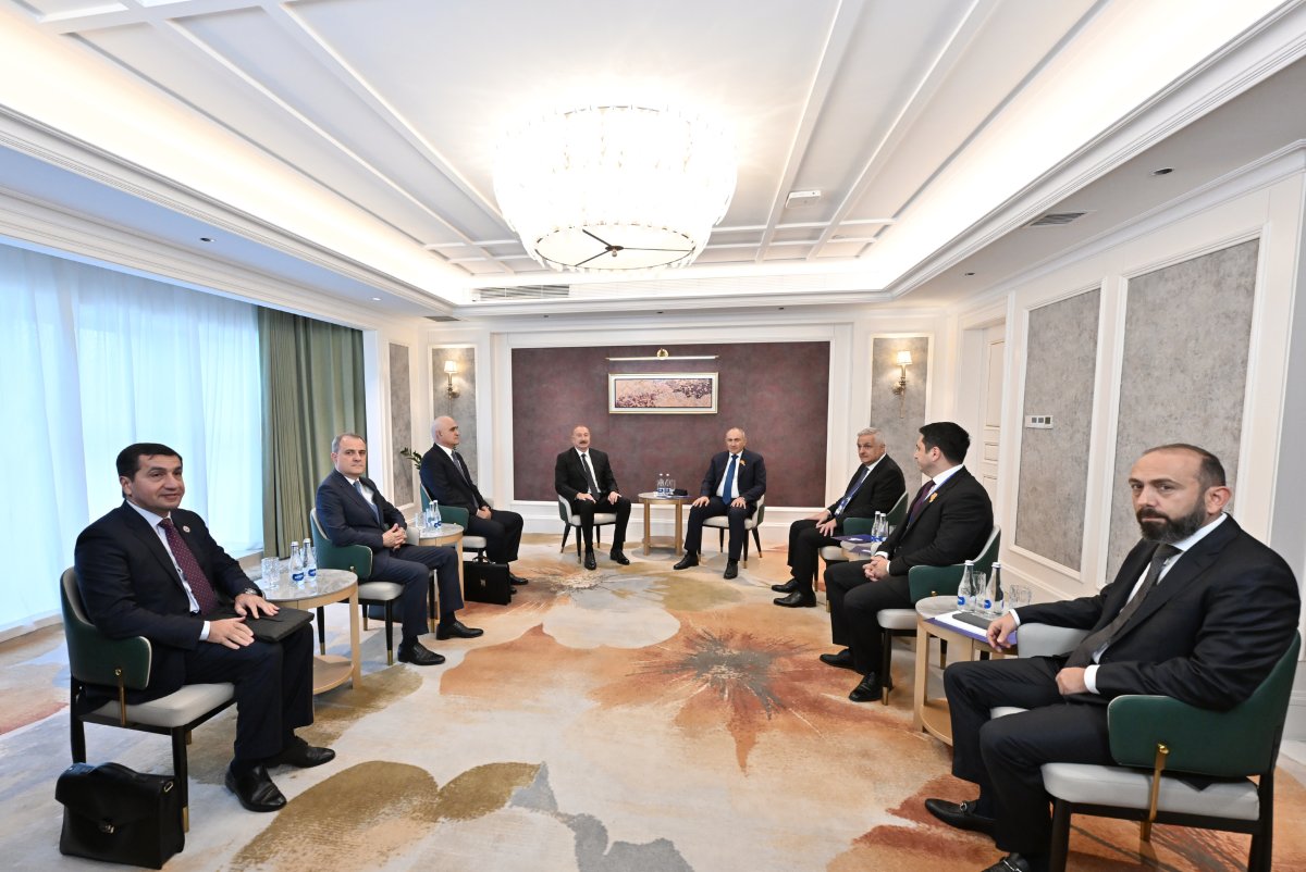 Azərbaycan və Ermənistan liderləri sülh prosesinin irəlilədilməsi üzrə addımları davam etdirmək barədə razılaşıblar