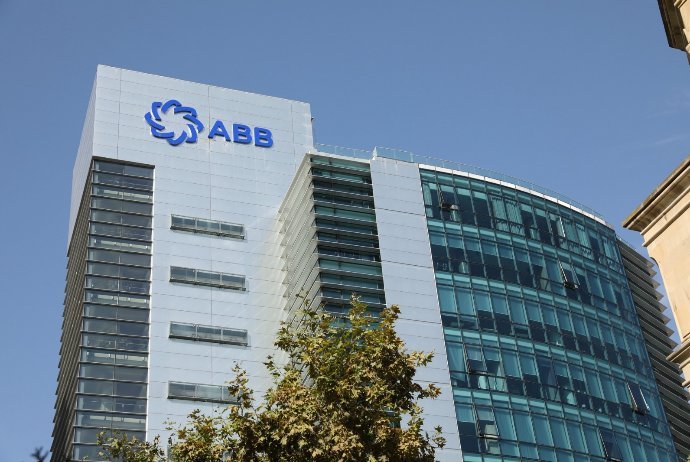 "ABB" rəqib bankların müştərilərinə “göz dikib” – kreditini gətirənə faiz endirimi