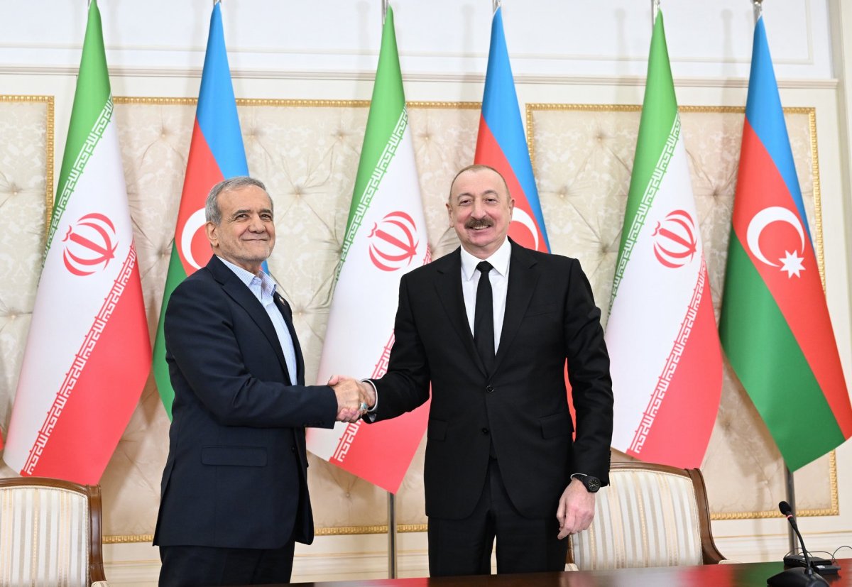 Prezident İlham Əliyev Pezeşkiana təşəkkür edib